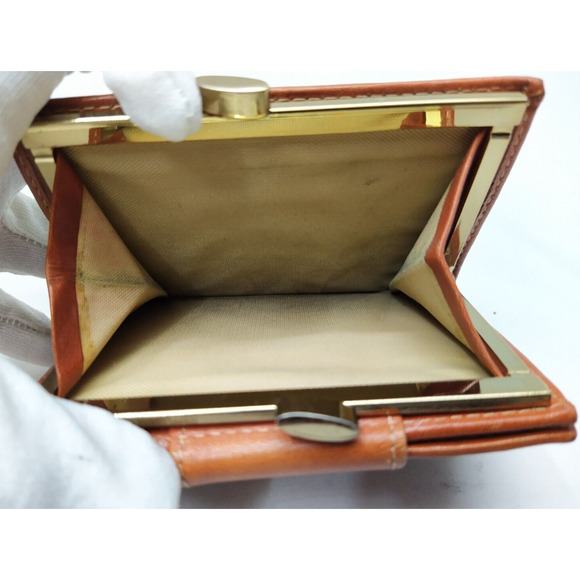 Saint Borse Black Leather Kisslock Framed Credit Card ID Window Bifold Wallet - Picture 11 of 15